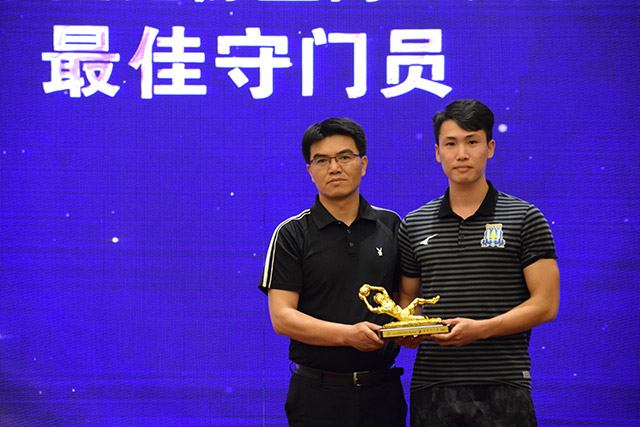 三分7中1！新科状元对阵马刺出手12次得到11分