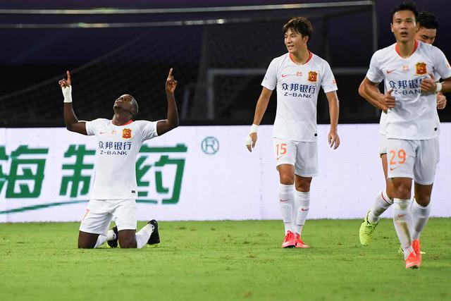 约基奇26+16掘金险胜76人 篮网险胜火箭止连败