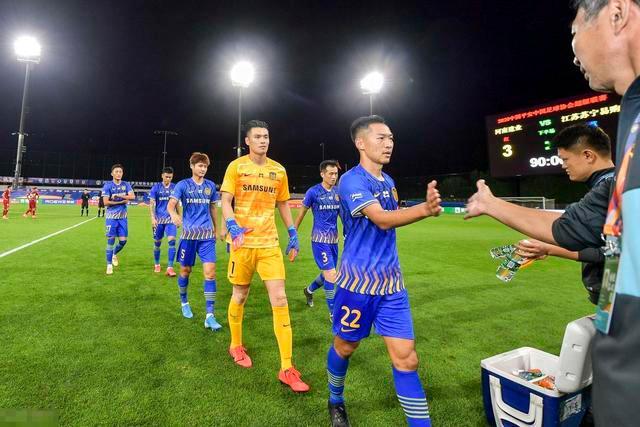 约基奇36+17+10快船险胜掘金 76人克热火3连胜
